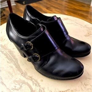 B.O.C. Black Leather Shoes - 2.5" Heel - EUC - Size 6.5